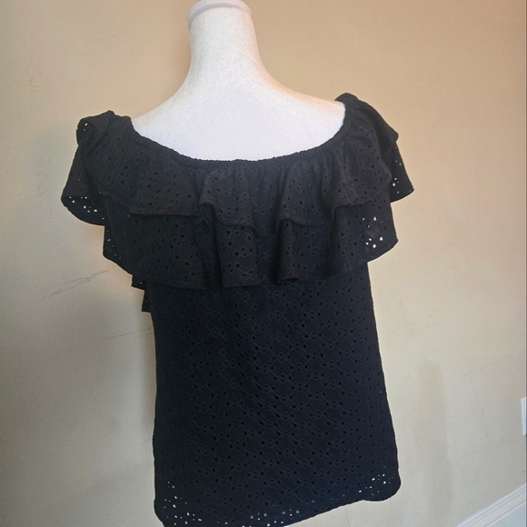 Tommy Hilfiger Women's Black off shoulder Ruffle Eyelet Top - Picture 3 of 7